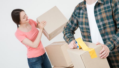 Image showing a customer complaint review for a moving service